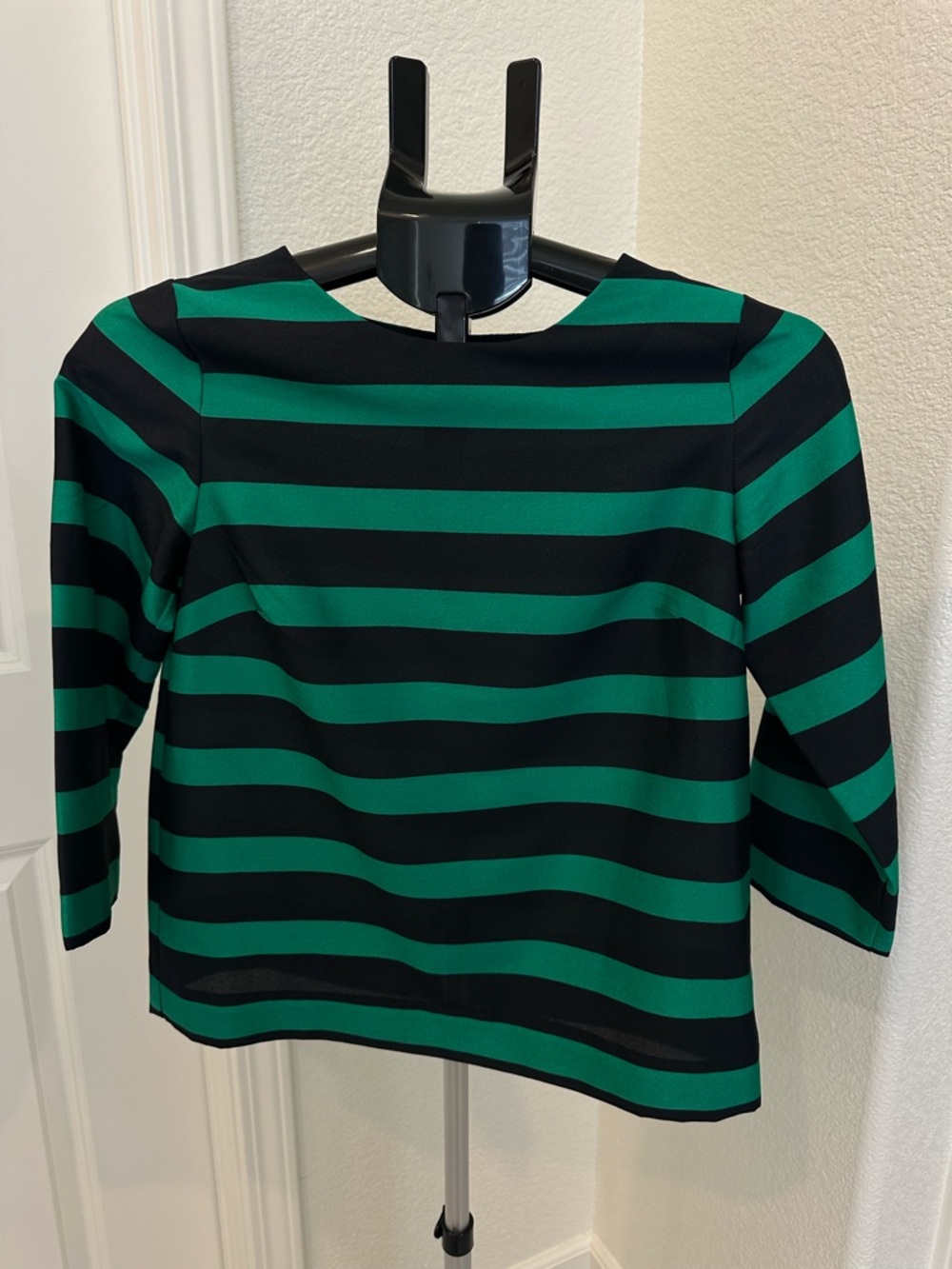EUC The Limited Navy/Black & Green Striped Women’s Boatneck Top size XS